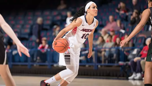 Senior guard Lauren Evans (10)