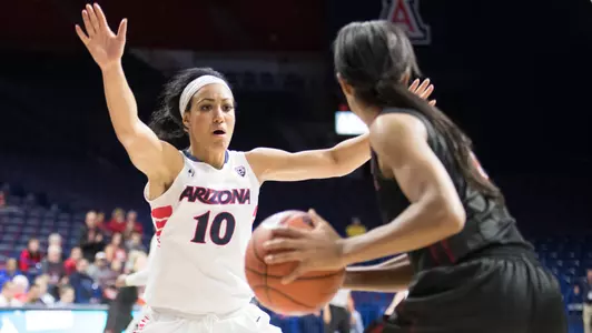 Senior guard Lauren Evans (10)