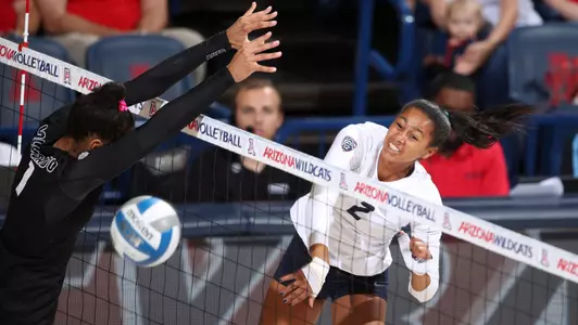 Freshman middle hitter Candice Denny (2)