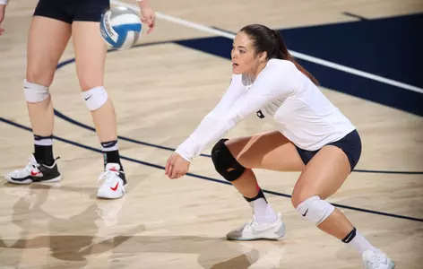 Junior outside hitter Kendra Dahlke (8)