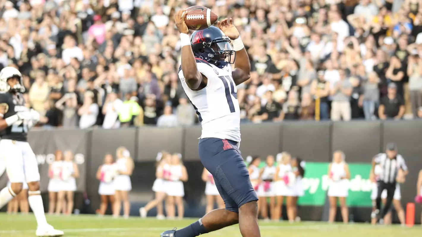 Sophomore quarterback Khalil Tate (14)