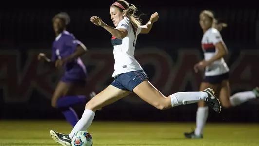 Senior midfielder Cali Crisler (3)