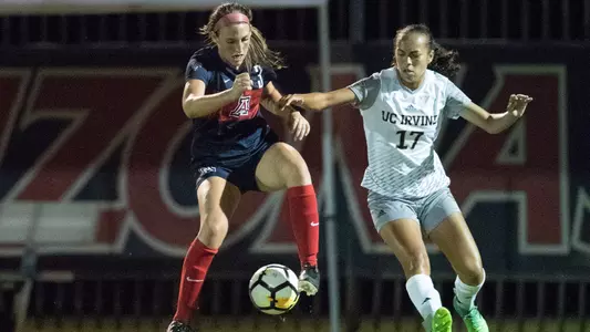 Senior midfielder Cali Crisler (3)