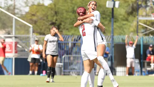 Sophomore forward Jada Talley (22)