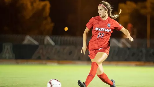 Junior midfielder Samantha Falasco (23)