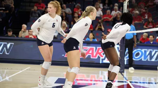 Smoot, Whipple, Cross 10/21 Volleyball vs. Utah