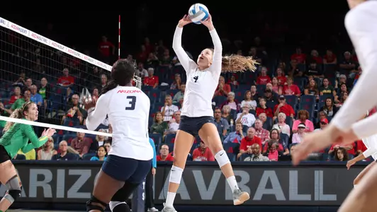 Junior setter Julia Patterson (4)