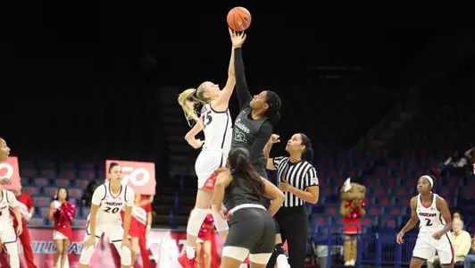 Freshman forward Cate Reese (25)