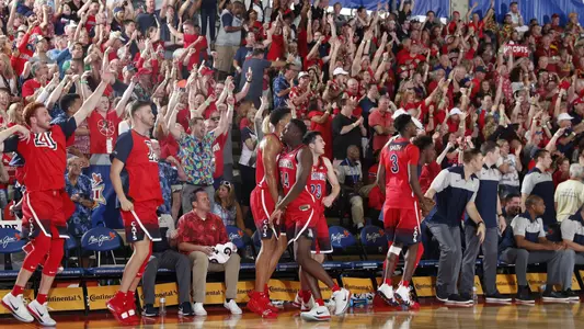 Crowd at Maui