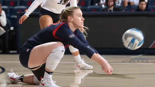 Junior libero Makenna Martin (22)