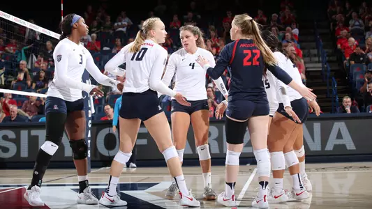 Team 10/28 Volleyball vs. Oregon