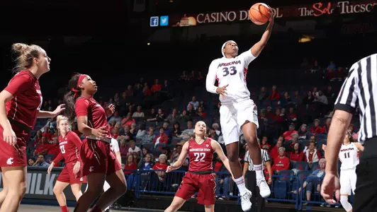 Senior guard JaLea Bennett (33)