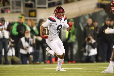 November 18, 2017. Senior cornerback Dane Cruikshank (9) during the Wildcats 48-28 loss to the Oregon Ducks. Autzen Stadium, Eugene, OR.