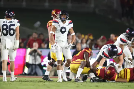November 4, 2017. Senior cornerback Dane Cruikshank (9) during the Wildcats 49-35 loss to the Southern California Trojans. LA Memorial Coliseum, Los Angeles, CA.