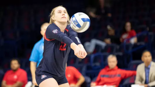 Junior libero Makenna Martin (22)