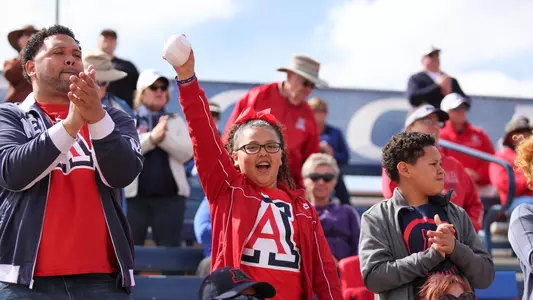 Fans 3/18 Softball vs. Utah