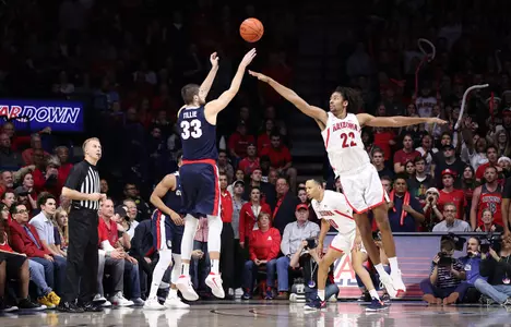 Zeke Nnaji challenges a Gonzaga jumpshot