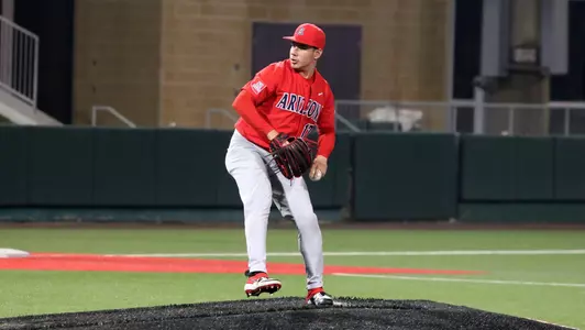 Randy Labaut pitching
