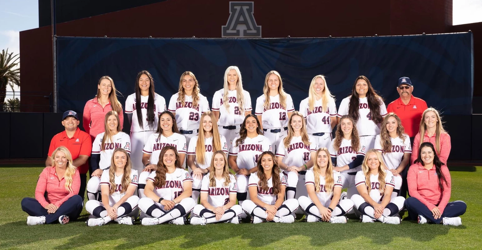 Arizona Wildcats softball practice team photo