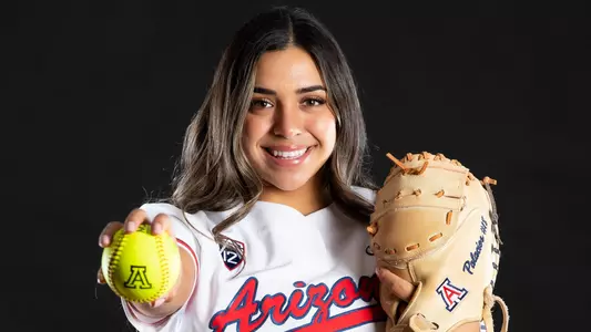 Sharlize Palacios — TUCSON, ARIZ. -- Softball full-body marketing photos.
Nov. 19, 2020.
Photo by Mike Christy / Arizona Athletics