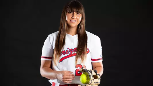 Jessie Fontes — TUCSON, ARIZ. -- Softball full-body marketing photos.
Nov. 19, 2020.
Photo by Mike Christy / Arizona Athletics