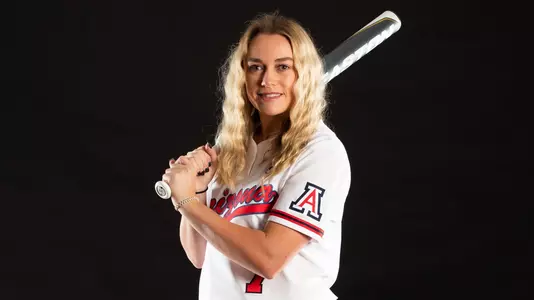 Hanah Bowen — TUCSON, ARIZ. -- Softball full-body marketing photos.
Nov. 19, 2020.
Photo by Mike Christy / Arizona Athletics