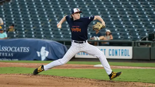 Austin Smith delivers a pitch for the Round Rock Hairy Men