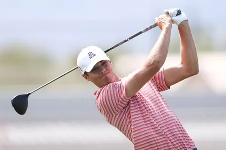 Chase Sienkiewicz hits a tee shot at the Arizona N.I.T