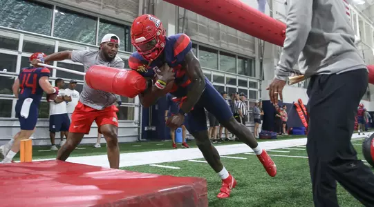 James Bohls --- TUCSON, ARIZ. -- Football training camp August 8, 2021. Photo by Mike Mattina / Arizona Athletics
