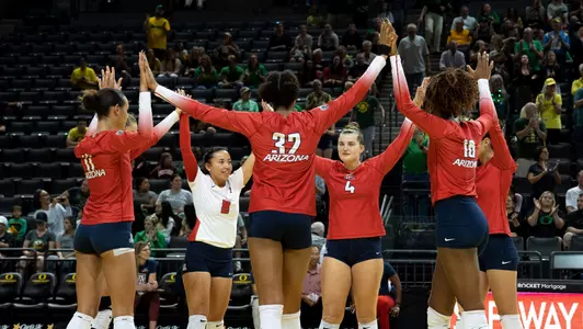 Volleyball team at Oregon
