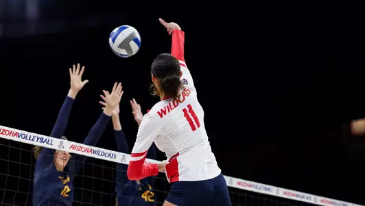 Jaelyn Hodge (11) - TUCSON, ARIZ. -- Volleyball vs. California.Oct. 16, 2022. Photo by Ary Frank / Arizona Athletics