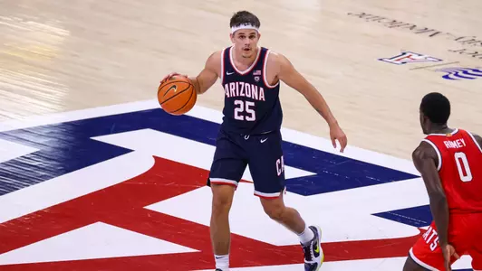 Kerr Kriisa (25) - TUCSON, ARIZ. -- Basketball Red vs. Blue Game at McKale Sept. 30, 2022. Photo by Madison Farwell / Arizona Athletics