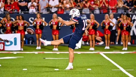 punter Kyle Ostendorp (19) ' TUCSON, ARIZ. -- Football vs. Mississippi State at Arizona Stadium.Sept. 10, 2022.Photo by Isaiah Willhoite / Arizona Athletics