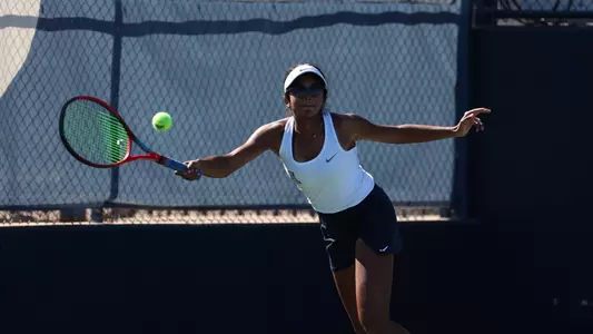 Tanvi Narendran -TUCSON, ARIZ. -- Women’s Tennis vs FAU at Robson Tennis Center.
Feb. 4, 2023.
Photo by Marison Bilagody / Arizona Athletics