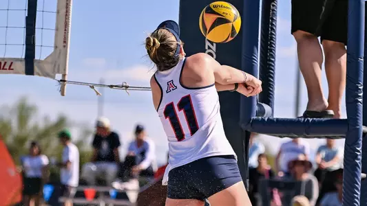Kylee Fitzsimmons (11) — Tucson, Ariz. -- Beach Volleyball vs. Texas A&M-Corpus Christi in the Arizona Invitational at BearDown Beach.
March 17, 2023.
Photo by Isaiah Willhoite / Arizona Athletics