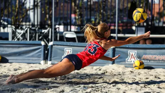Arizona BVB Jess Horwath dive