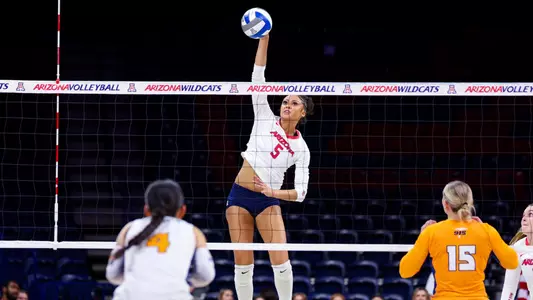 Jordan Wilson (5) — TUCSON, ARIZ. -- Volleyball vs. the University of Texas, El Paso at McKale Center.
Sept. 16, 2025.
Photo by Marison Bilagody / Arizona Athletics