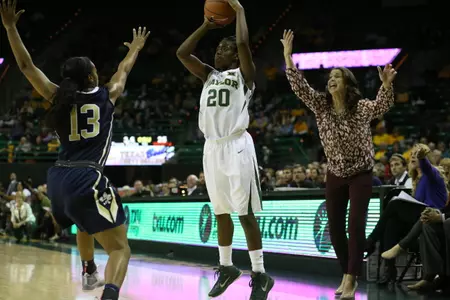 freshman Kristy Wallace from Australia debuted with 11 points and three steals