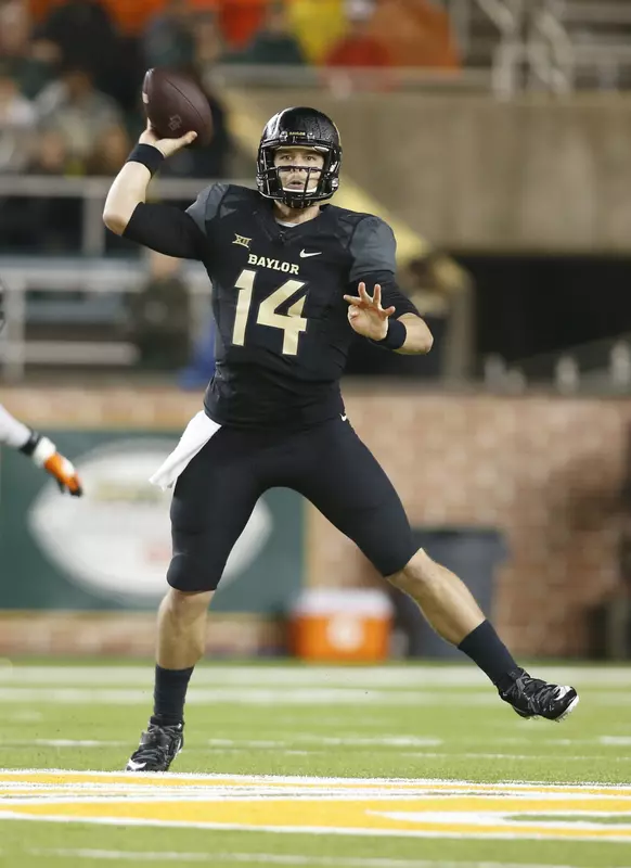 Bryce Petty (14) throws a pass in the second quarter.