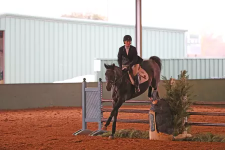 Sam Schaefer will be competing in Wellington, Fla. Friday in a national fences competition