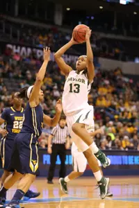 Nina Davis led the Bears with 32 points and 10 rebounds on Saturday night.