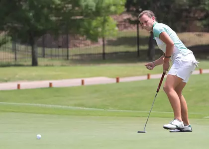 Laura Lonardi made the tournament's only first-round eagle.