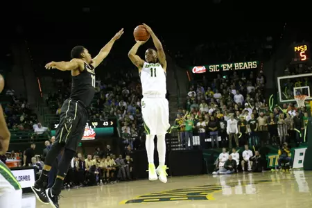 Lester Medford hit a game-winning 3-pointer against No. 13 Vanderbilt on Sunday.