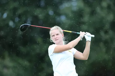 Hayley Davis shot two of the five below-par rounds over 30 rounds played Sunday.