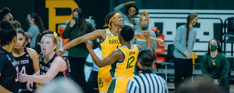 NaLyssa Smith Moon Ursin 2020