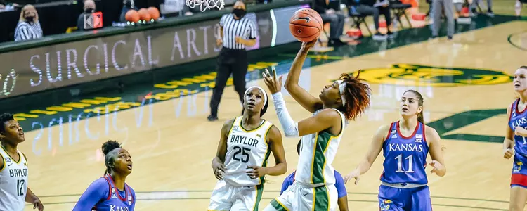 NaLyssa Smith 2021