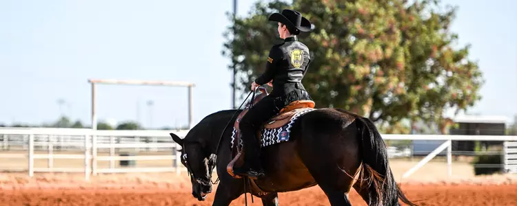 Elsie Naruszewicz competes in a Horsemanship ride at OSU in 2022