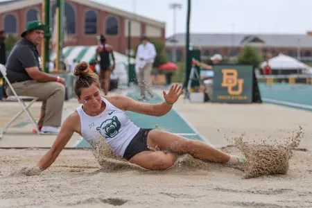 Ale Rutenis landing in the sand pit