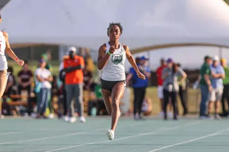 Summer Sergeant running the 400m