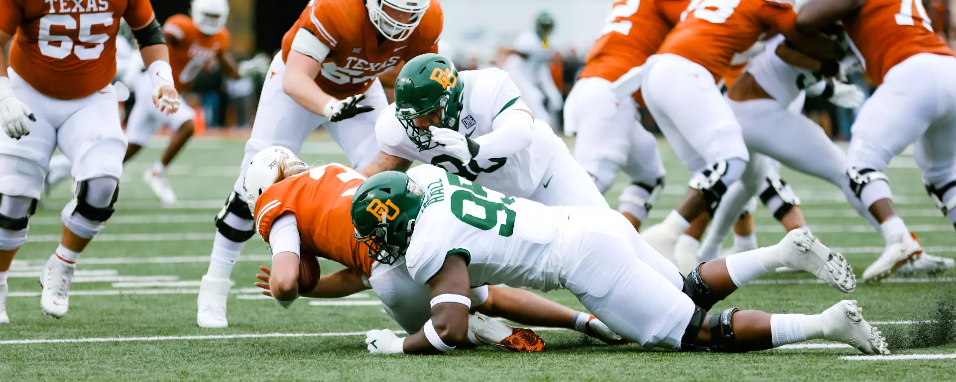 Gabe Hall records a sack at Texas 2022